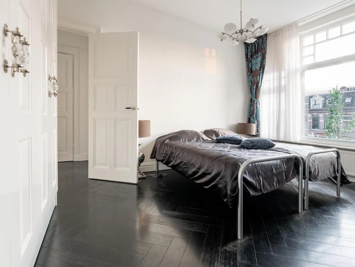 Sezane'S Lodges Amsterdam Bed & Breakfast