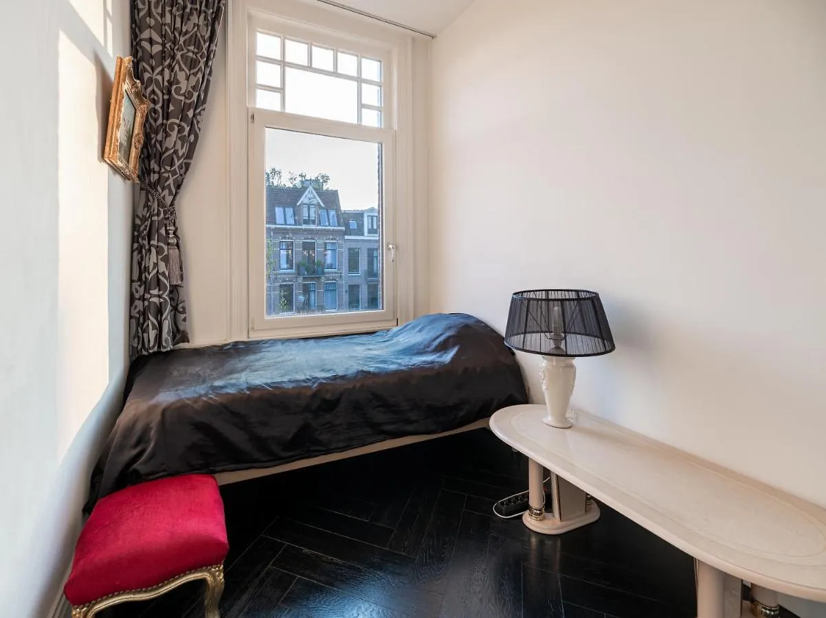 Sezane'S Lodges Amsterdam 0*,  Netherlands