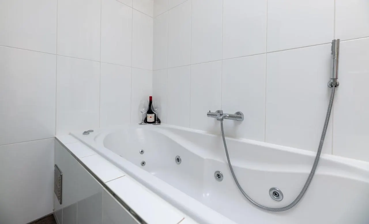 Bed & Breakfast Sezane'S Lodges Amsterdam Netherlands