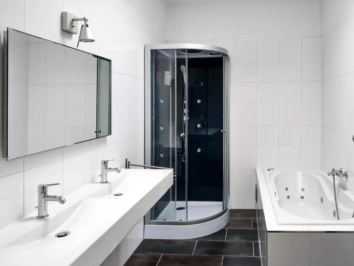 Sezane'S Lodges Amsterdam 0*,  Netherlands